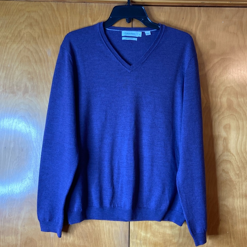 Calvin Klein  100% Extra Fine Merino Wool Pullover Sweater. Size M